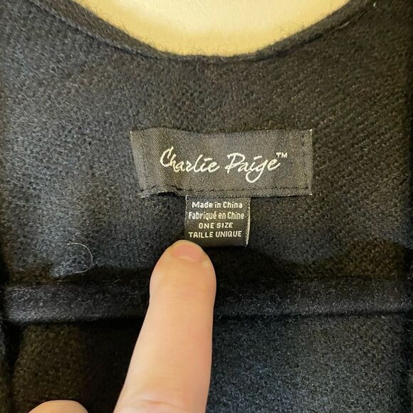 Charlie Paige Plaid Red and Black Kimono Wrap Style Sweater Cozy Holiday Wrap - Picture 3 of 5